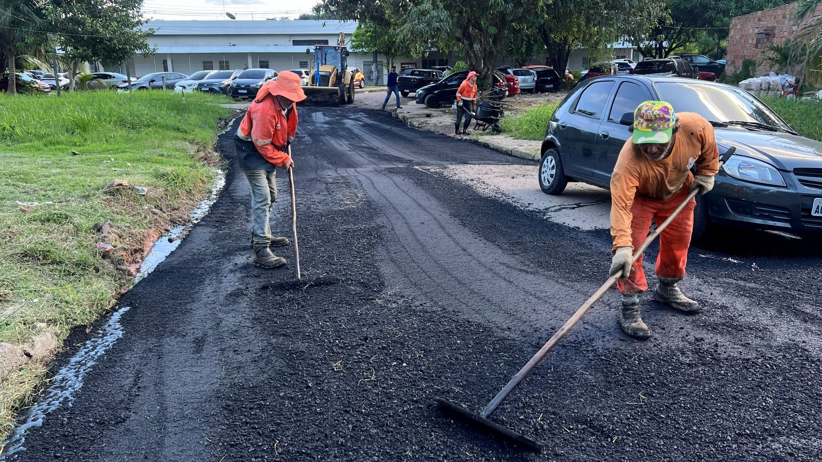Prefeitura-de-Manaus-amplia-frentes-de-recuperacao-asfaltica-e-reforca-infraestrutura-no-bairro-Petropolis-2
