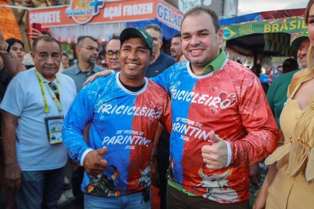 Governador-Roberto-Cidade-reforca-investimentos-no-turismo-com-apoio-aos-tricicleiros-e-visita-ao-Turistodromo-em-Parintins-2_Alex-Pazuello-Secom-1024×683-1