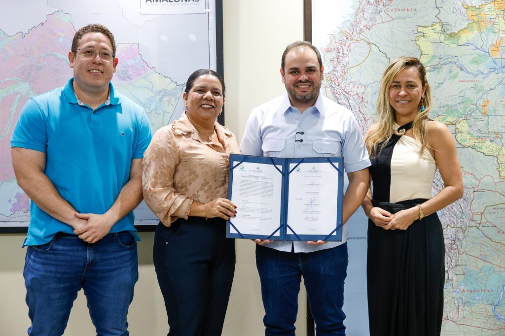 Roberto-Cidade-assina-ordem-de-servico_Foto_Antonio-Lima_Secom-4-1024×682-1
