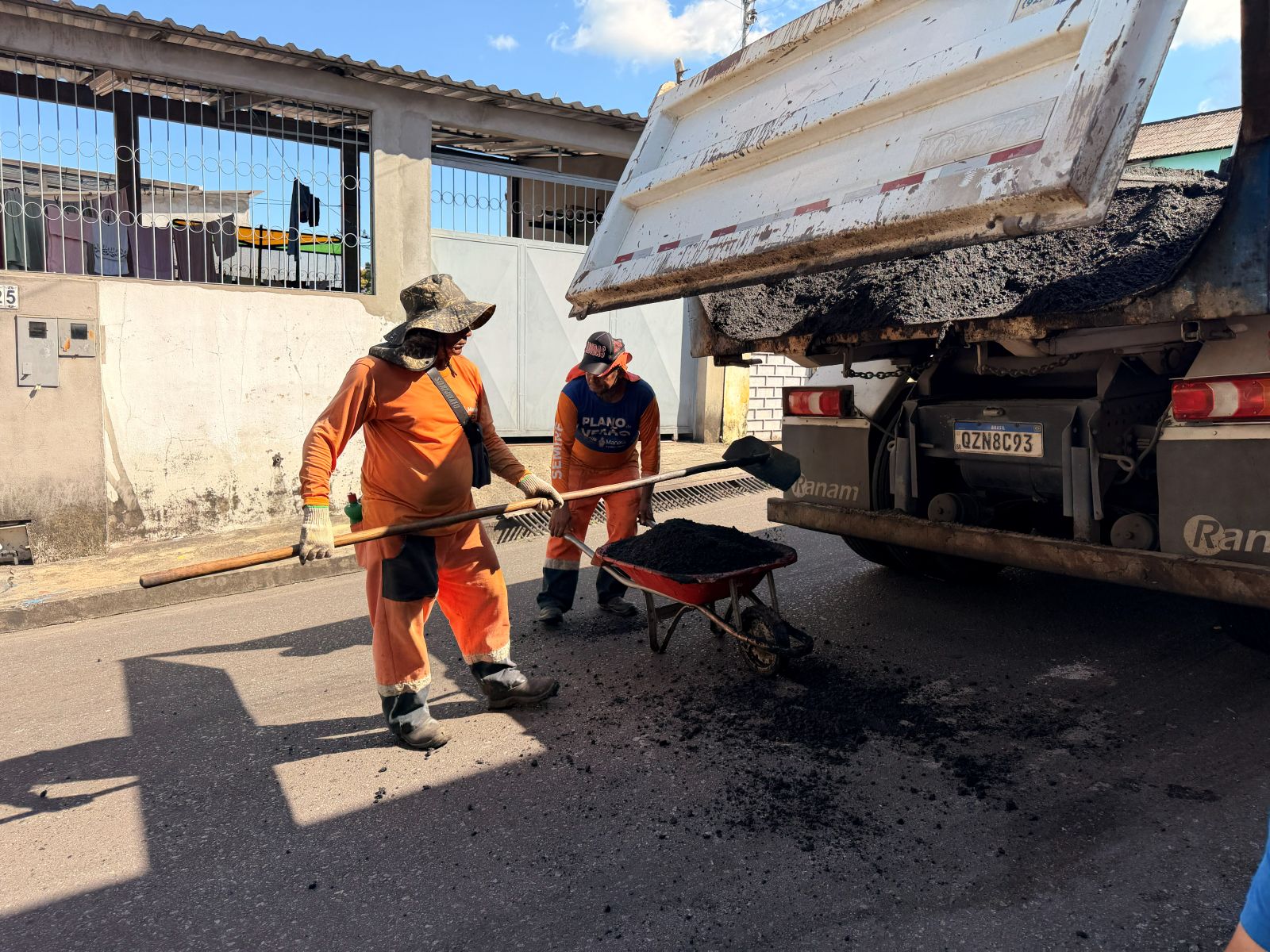 Prefeitura-de-Manaus-intensifica-operacao-Tapa-Buracos-no-bairro-Alvorada-e-fortalece-mobilidade-na-zona-Centro-Oeste-3