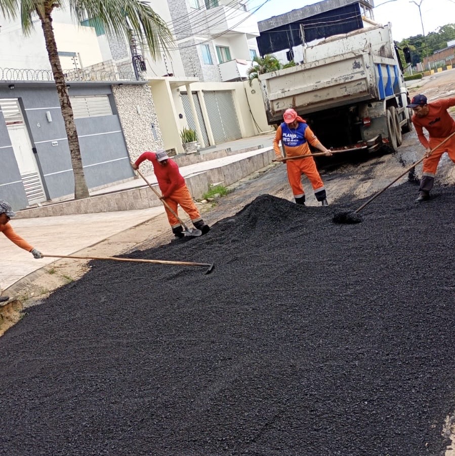 Prefeitura-de-Manaus-intensifica-recuperacao-asfaltica-no-bairro-Flores-e-garante-mais-seguranca-e-mobilidade-a-populacao-2