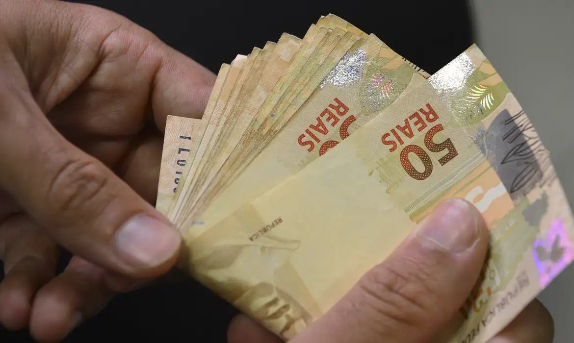 Trabalhadores com registro CLT terão ampliação de crédito consignado nesta quarta (12/03)