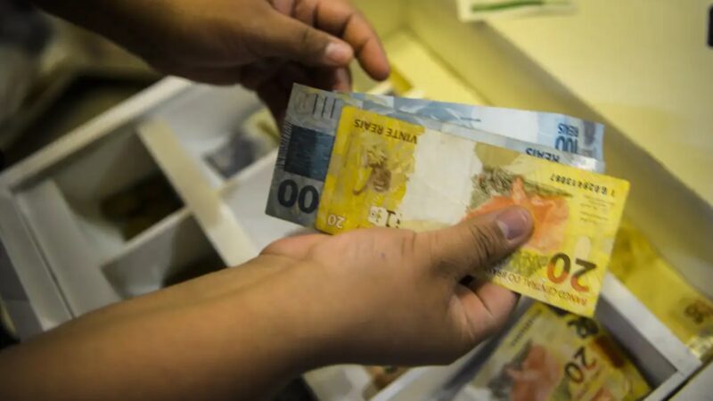Serasa avisa mais de 500 mil consumidores do Amazonas que suas dívidas têm valor abaixo de R$ 100