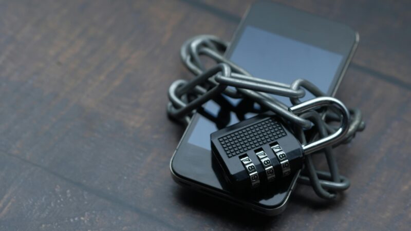 Segurança do celular durante o Carnaval: como se prevenir e o que fazer se for roubado