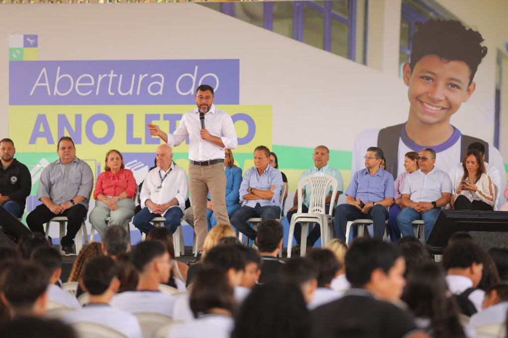 Governo do Amazonas anuncia pagamento da terceira parcela do Fundef para professores e pedagogos