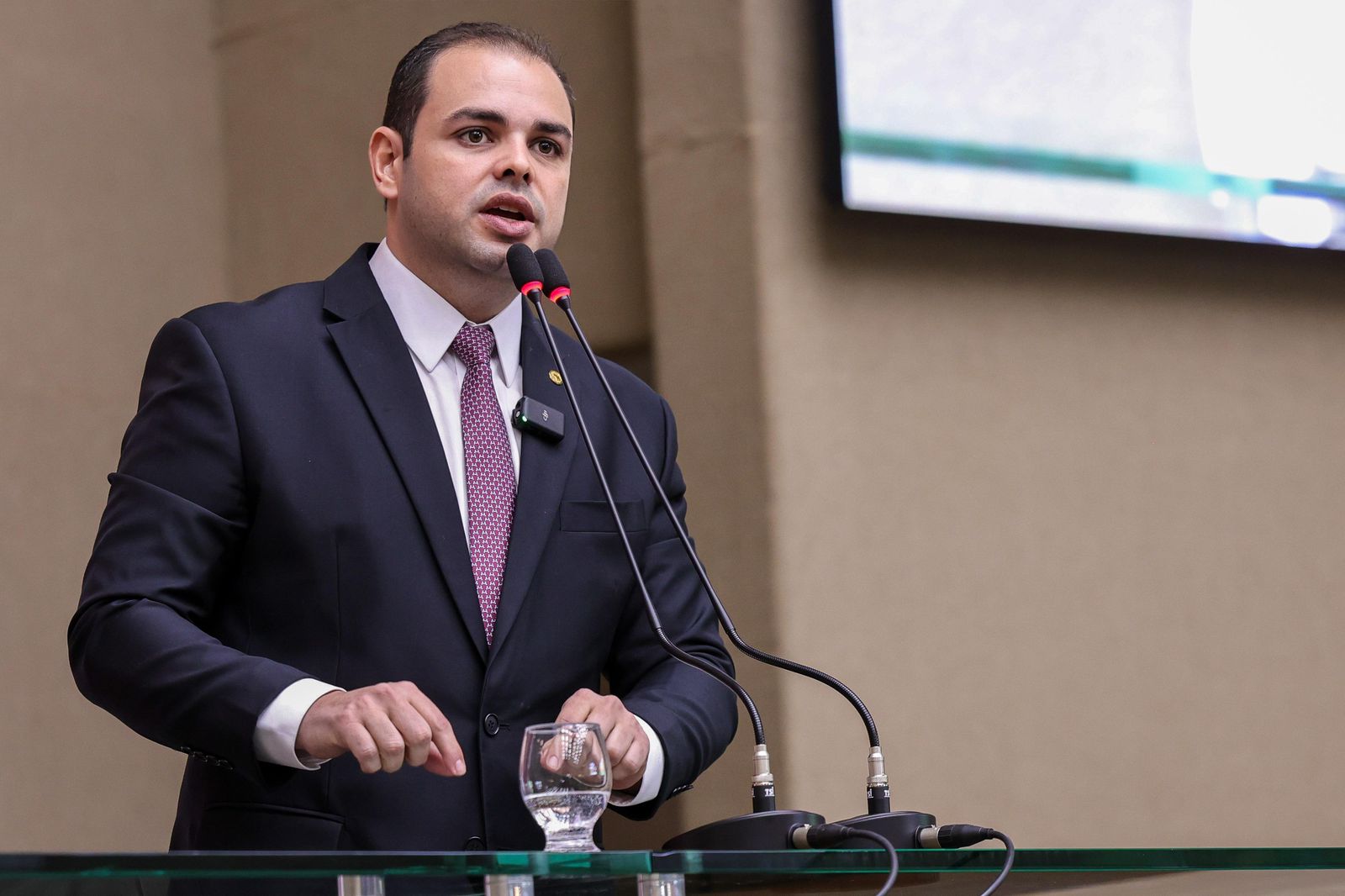 Deputado cobra ação federal para restabelecer energia elétrica em Manicoré (AM)