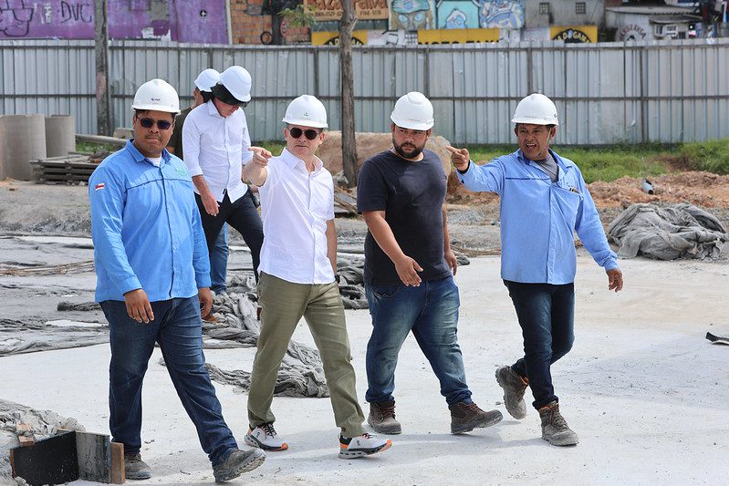 Prefeito David Almeida acompanha fase final das obras do complexo viário Rei Pelé