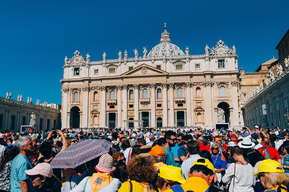 Fumaça branca anuncia que conclave decidiu quem será o Papa