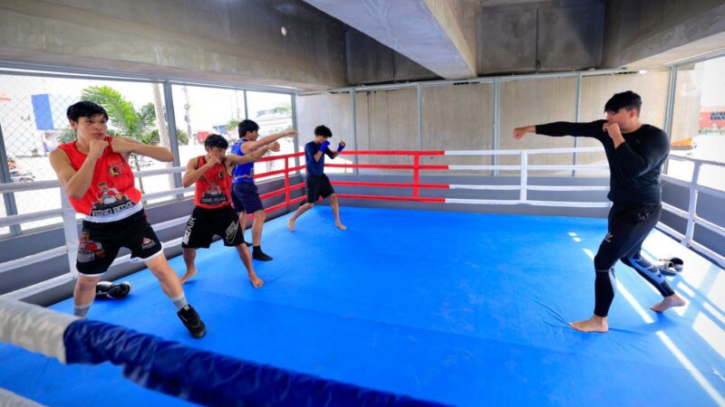 Debaixo do novo Complexo Viário Rei Pelé, boxe transforma a vida de jovens na zona Leste de Manaus