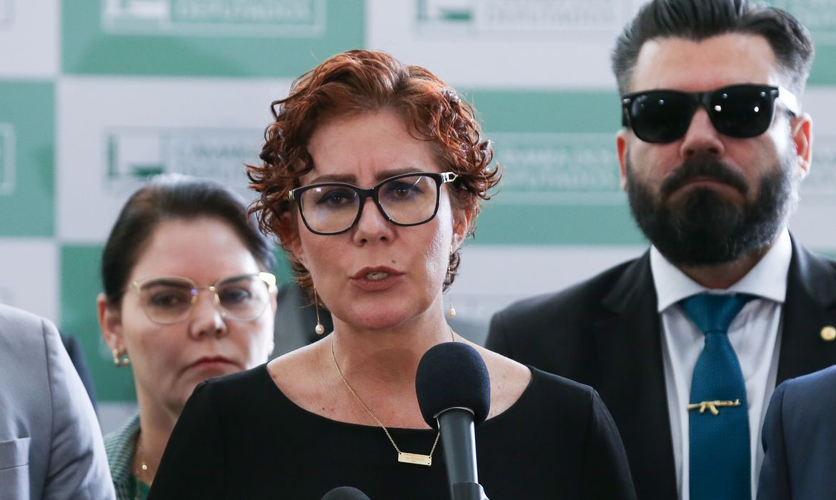 Deputada Carla Zambelli presa pela polícia italiana