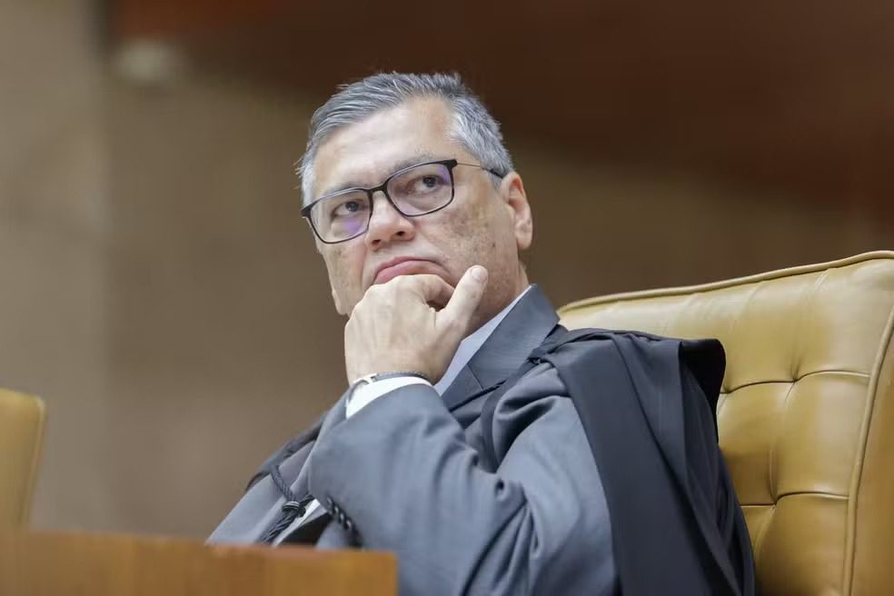 Decisão de Flávio Dino coloca bancos entre leis do Brasil e dos EUA