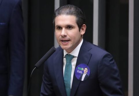 Câmara pode votar projeto contra adultização de crianças nas redes sociais nesta semana
