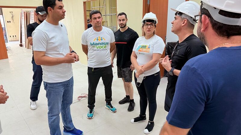 Prefeito David Almeida fiscaliza obras que unem história e inclusão no Centro de Manaus